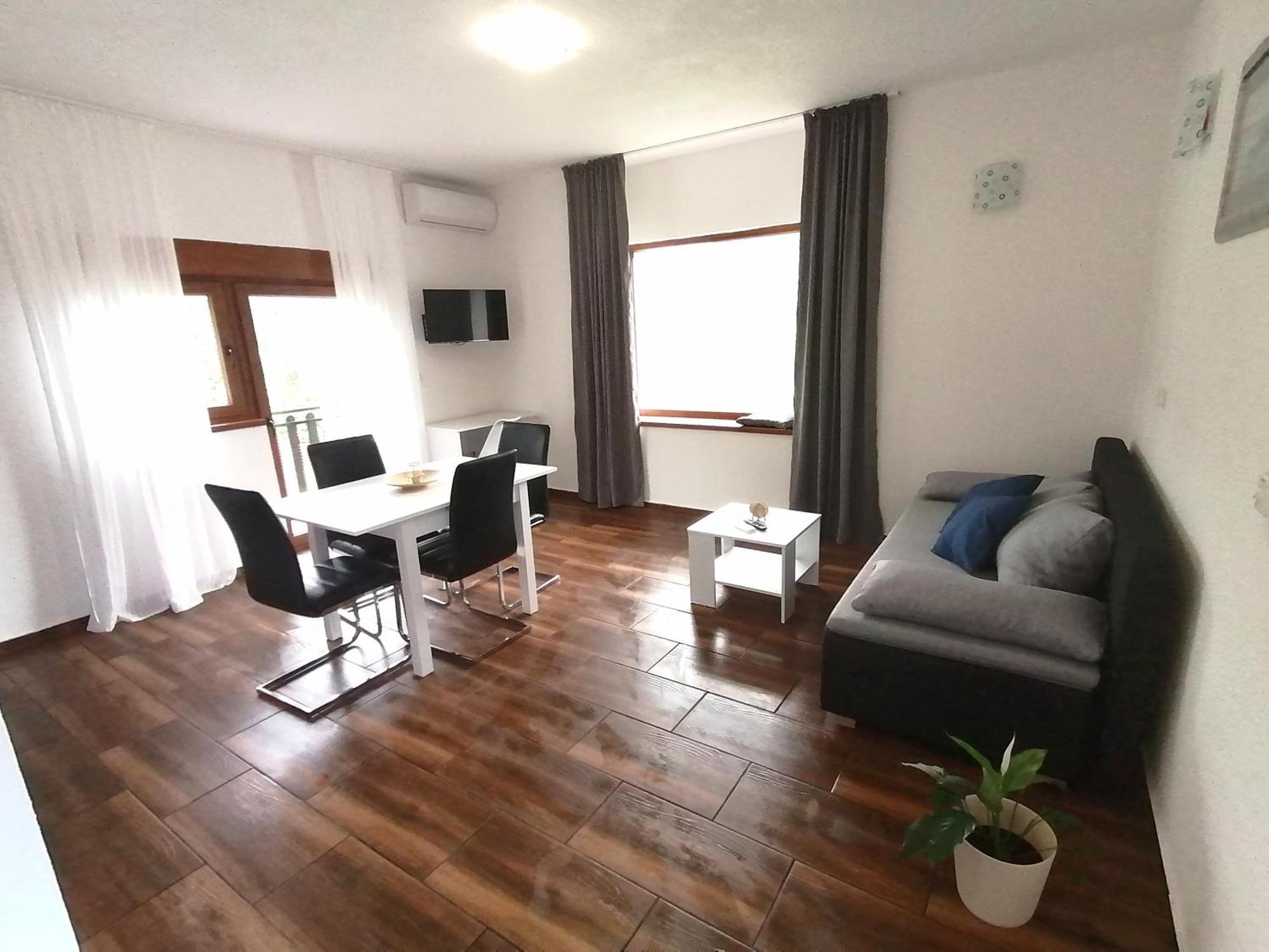 Farma & Apartmani Opg Sasa Delic Korenica Exterior foto