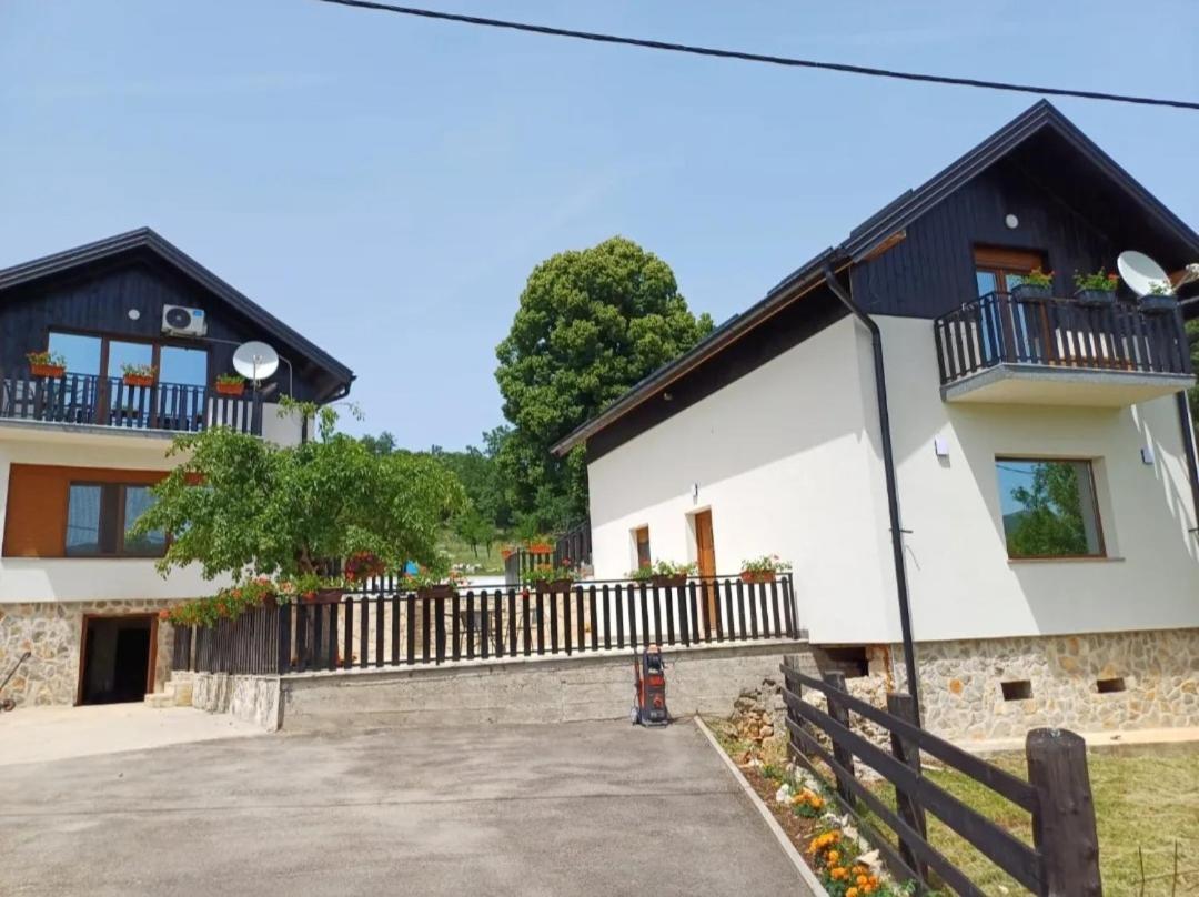 Farma & Apartmani Opg Sasa Delic Korenica Exterior foto