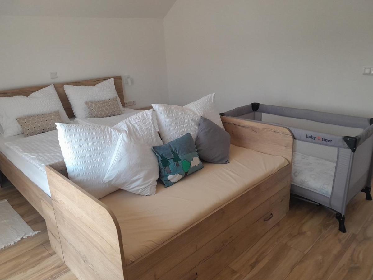 Farma & Apartmani Opg Sasa Delic Korenica Exterior foto